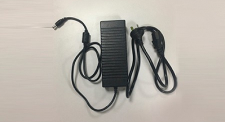 電源適配器